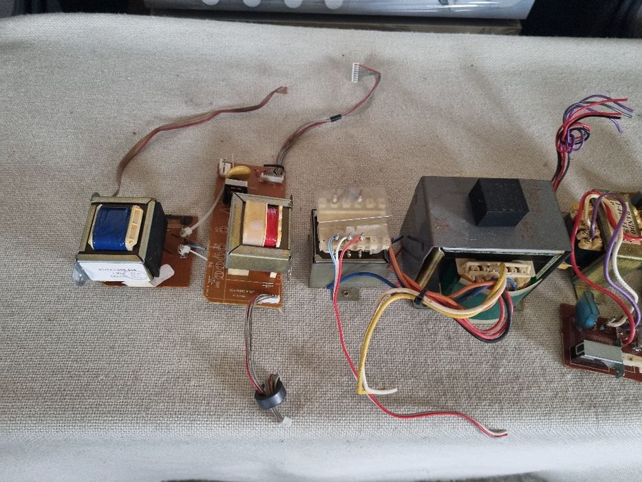 Pachet Transformatoare mici+traf Denon . Perfecta stare.