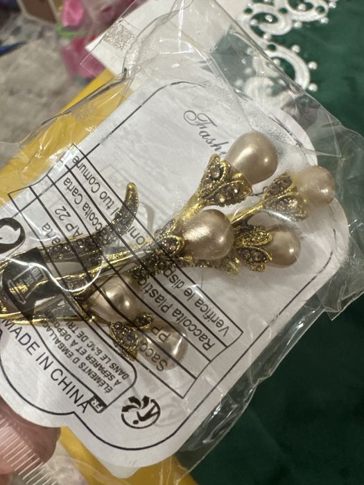 Броши разные интересные к 8 марта!