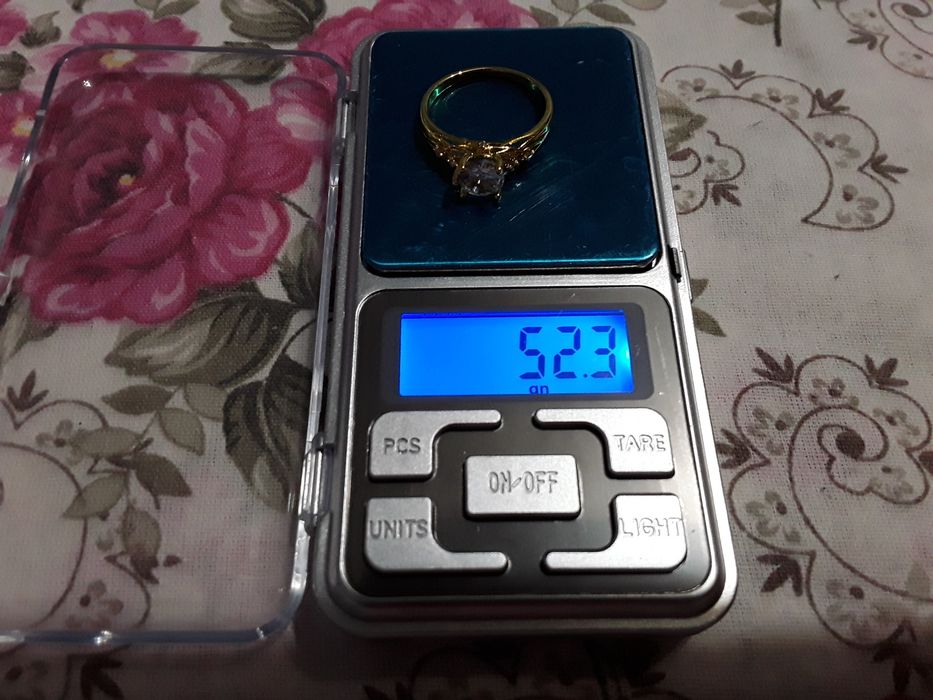 Vând Inel Damă Auriu Nou