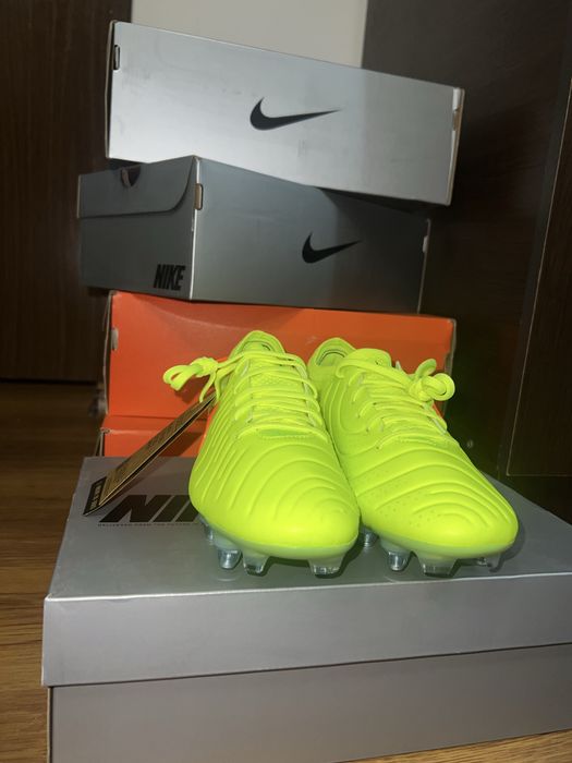 Tiempo Legend 10 Elite SG-PRO AC
