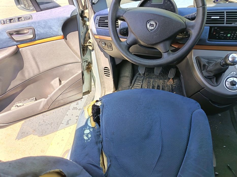 Lancia phedra 2005