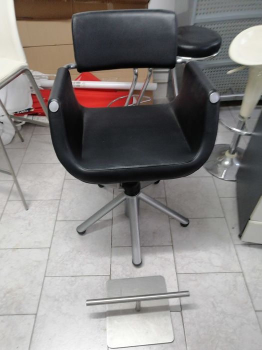 Scaun de frizerie coafor