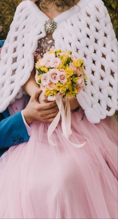 Rochie de nuntă trandafiriu,tull si broderie,marimea 38