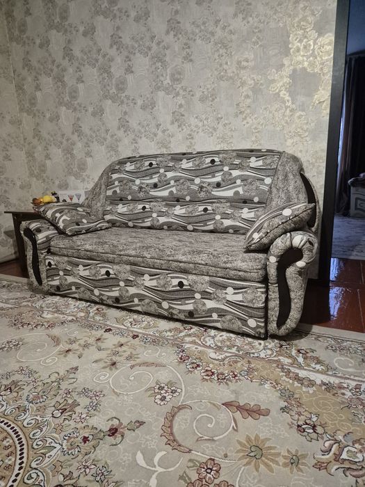 Продам диваны и кресло