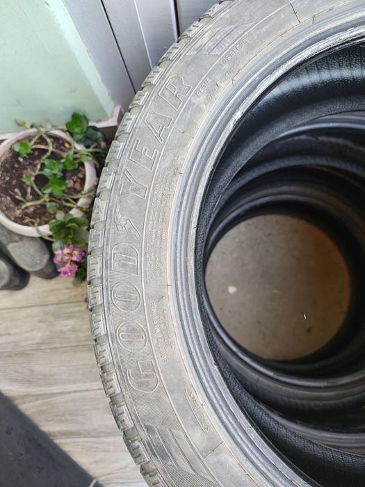 Резина Goodyear efficient grip suv 235/50/19