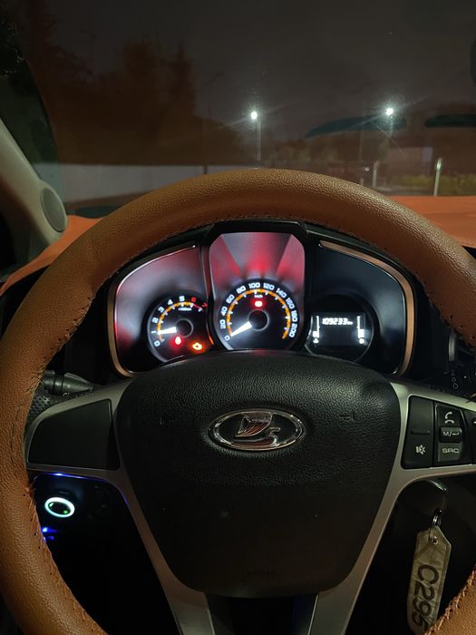 Продам Lada x ray хорошом состаяние срочно