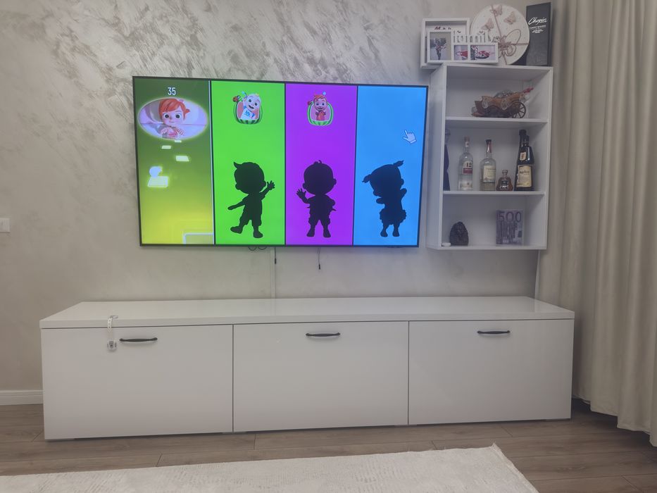 Comoda living MDF alb lucios.