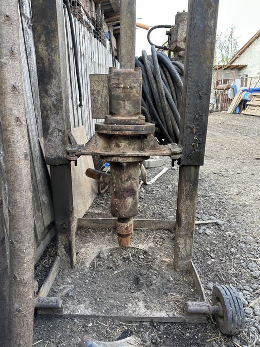 Vand instalatie de foraj !