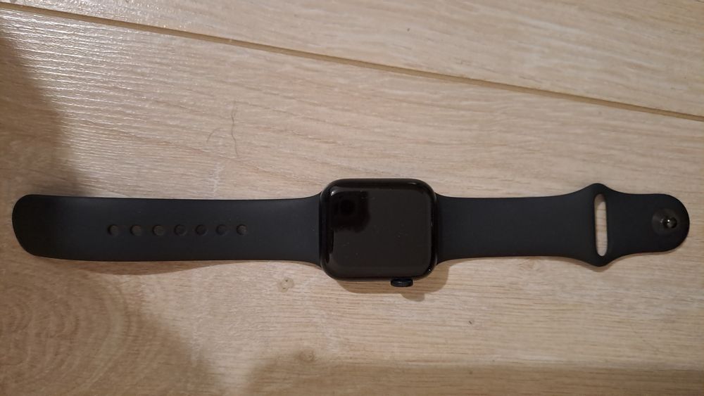Черные часы Apple watch