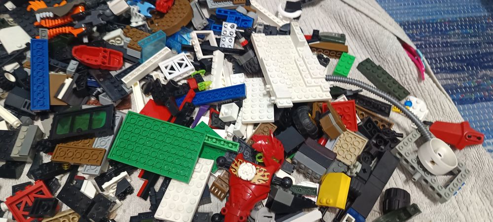 Lot mixt piese construcție (Compatibile LEGO) – 2.1 kg