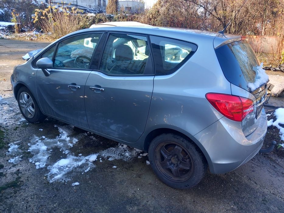 Опел Мерива 1.4 турбо 2011г кожа Теглич