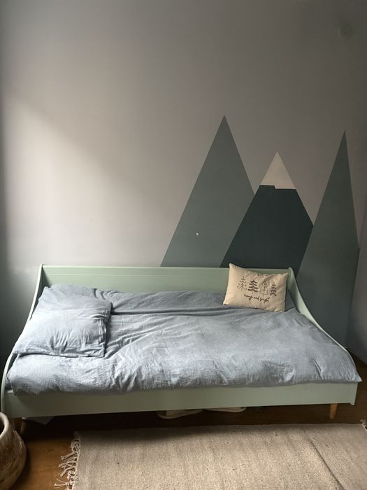 Детско легло и матрак с размер 190х90 см