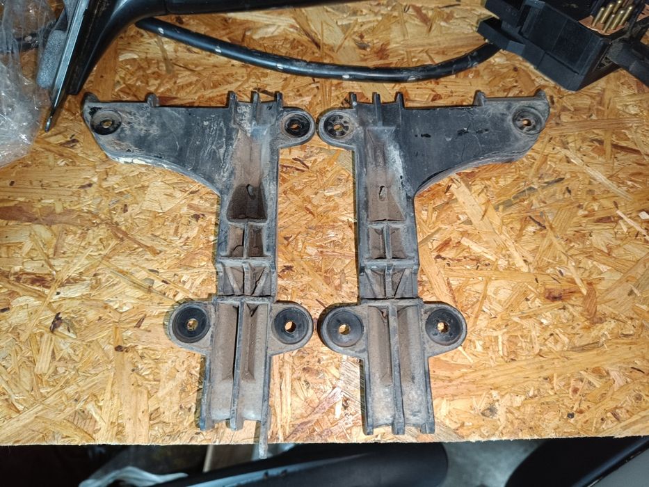 Крепления заднего бампера Ауди 80 Б4