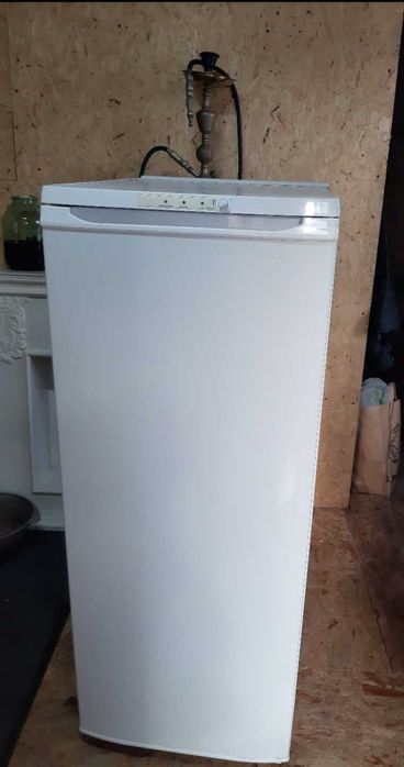 Продам морозильную камеру