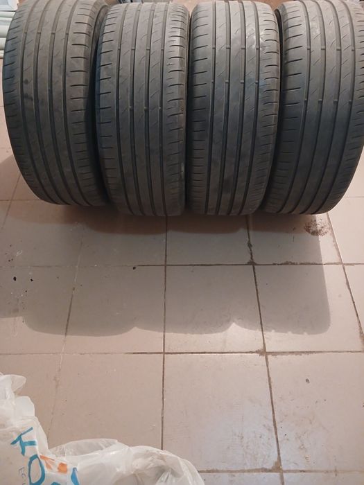 Продам шины 235×45×18