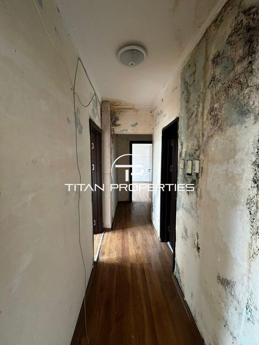 Тристаен апартамент за продажба в кв. Кючук Париж