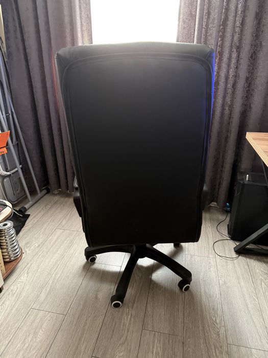 ПРОДАМ Офисное кресло