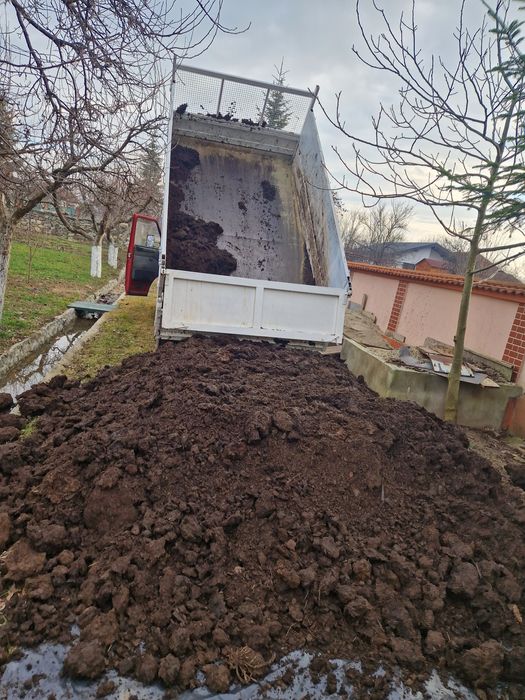 Gunoi, carbune, pamant fertil adus la comanda