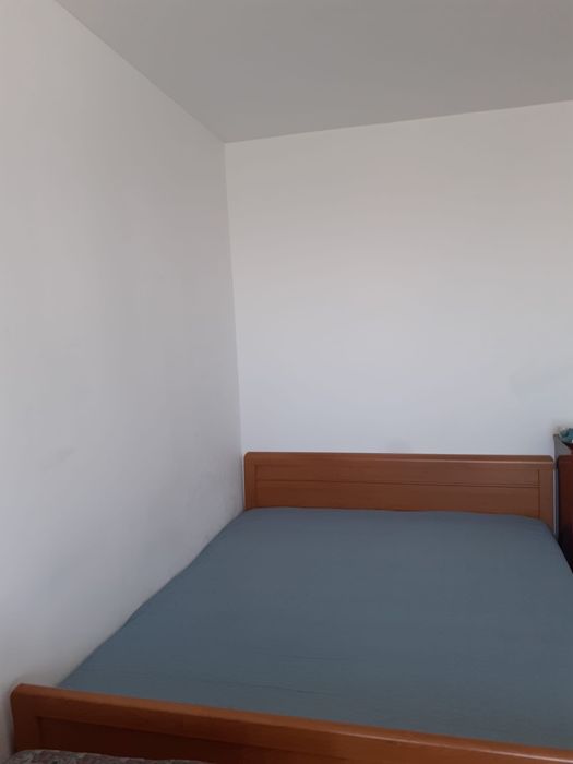 Închiriez apartament cu două camere Bdul Uverturii nr91, decomandat, mobilat, utilat,curat și luminos, bloc 1980,