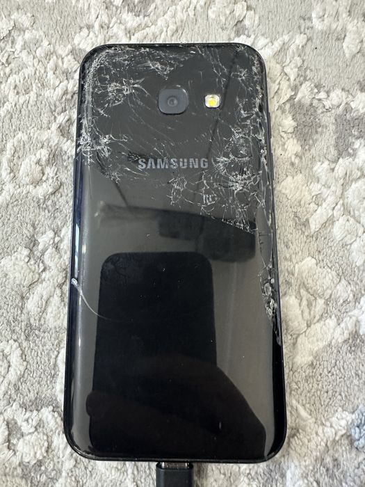 Телефон Samsung A5 2017