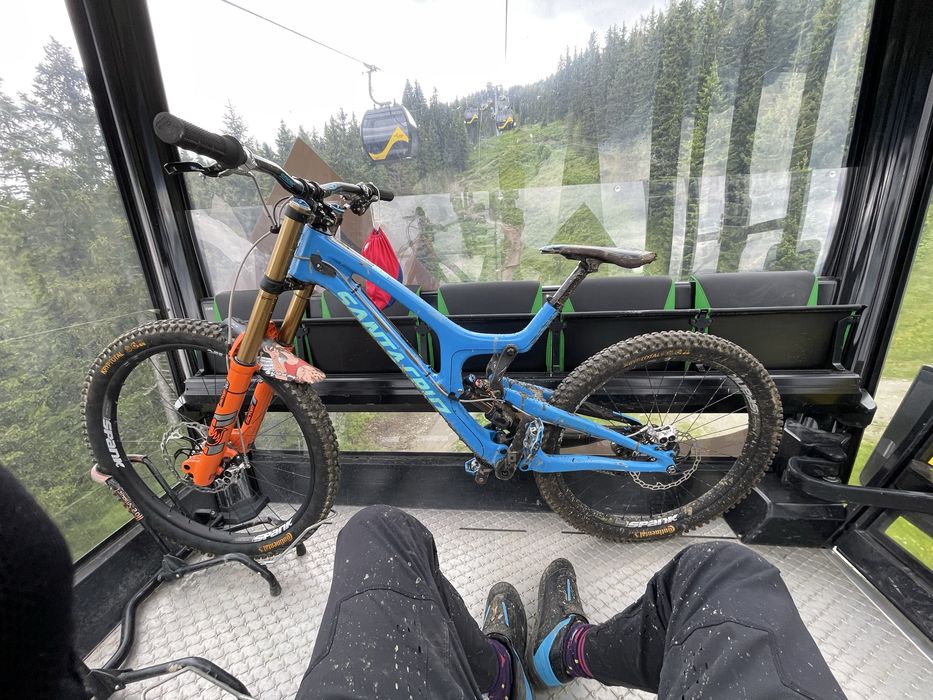 Santa Cruz V10 frame  + shock (XL size)