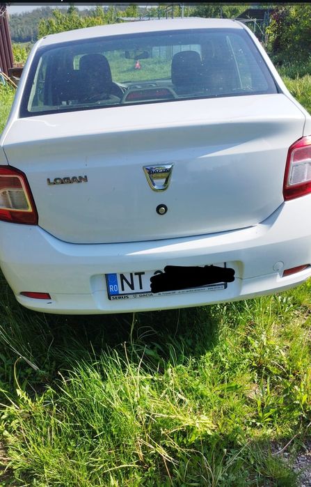 Vând Dacia Logan
