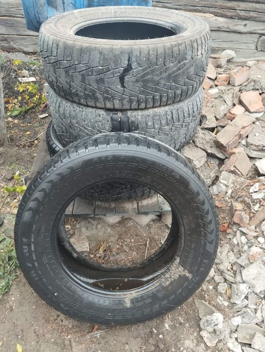 Продам зимние шины бу .