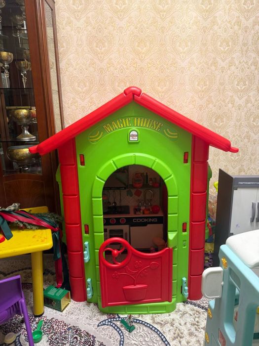 Продам Домик + Автобус с горками! Превосходно подходит для садика!!