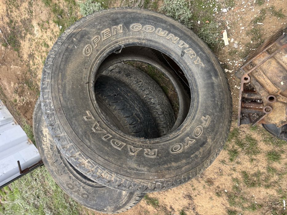 235/75/R15 3шт покрышка