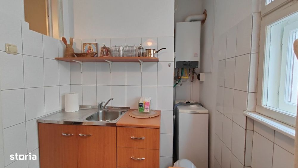 Apartament interbelic elegant cu terasă, pe Vasile Lascăr – lângă Daci