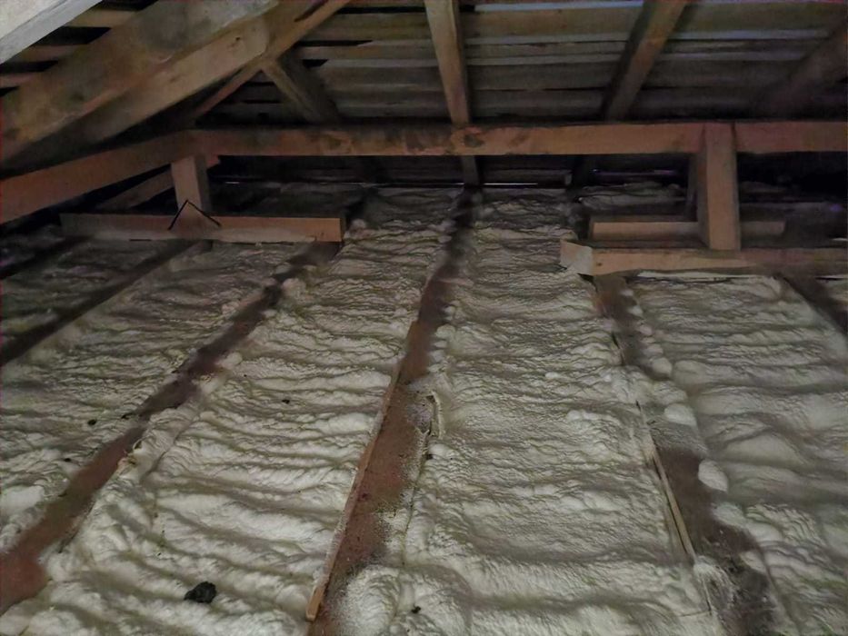 izolatii spuma poliuretanica