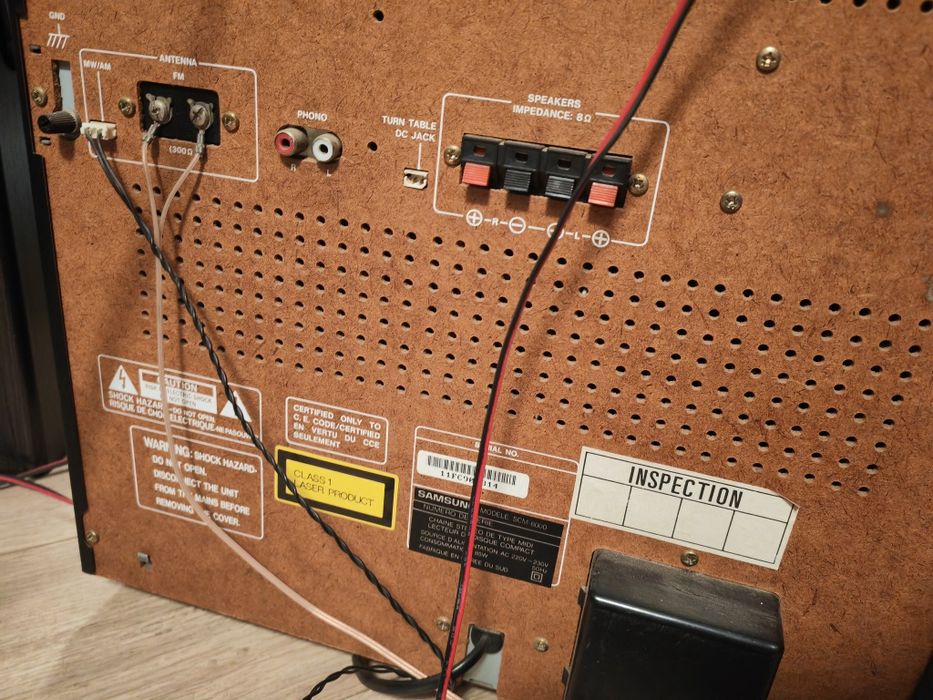 Vând combină muzicală Samsung