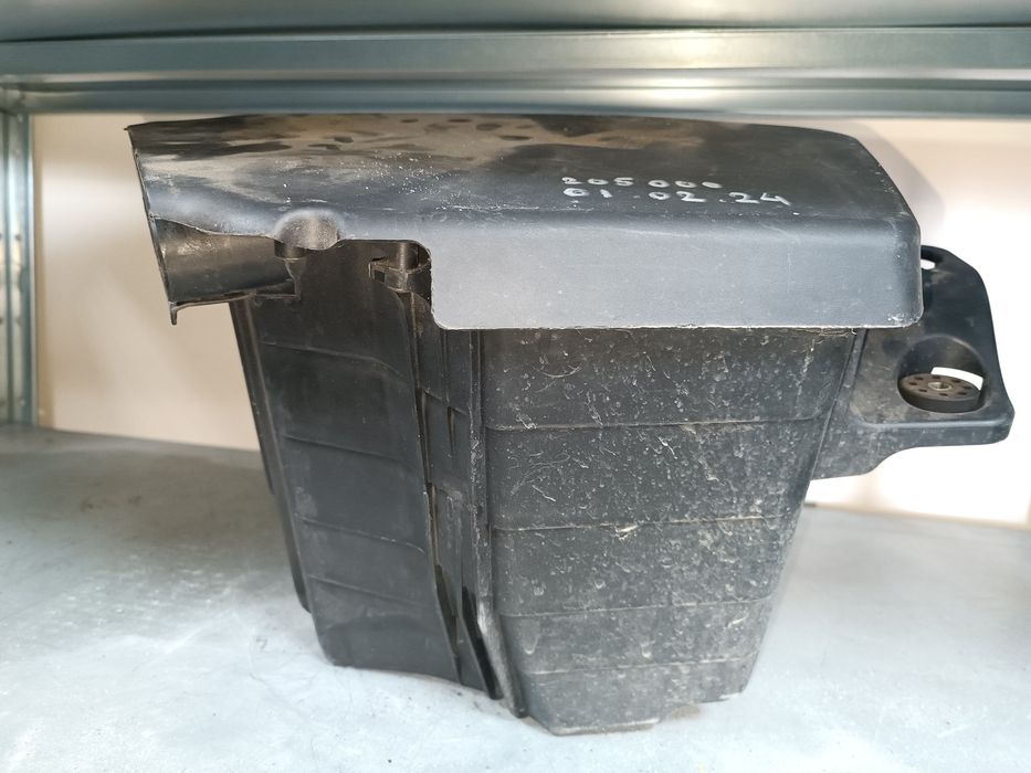 Кутия за въздушен филтър с дебитомер за BMW E46 Compact, 2001