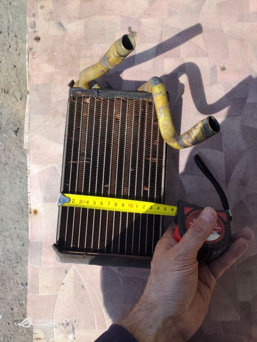 Продам радиатор печки похожа на Toyota Camry SV20 латунь