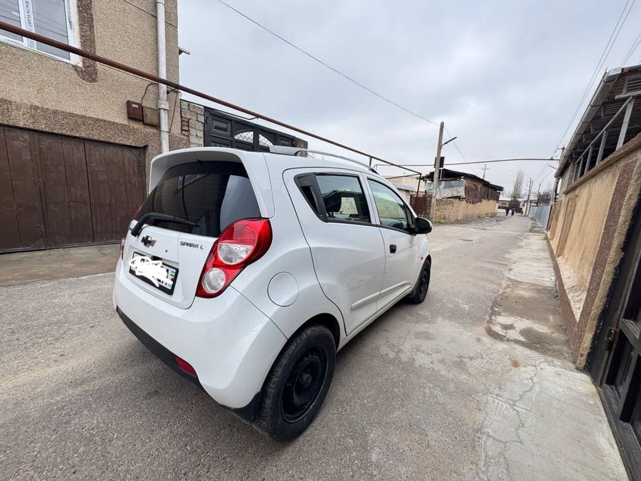 Спарк мошинаси сотилади