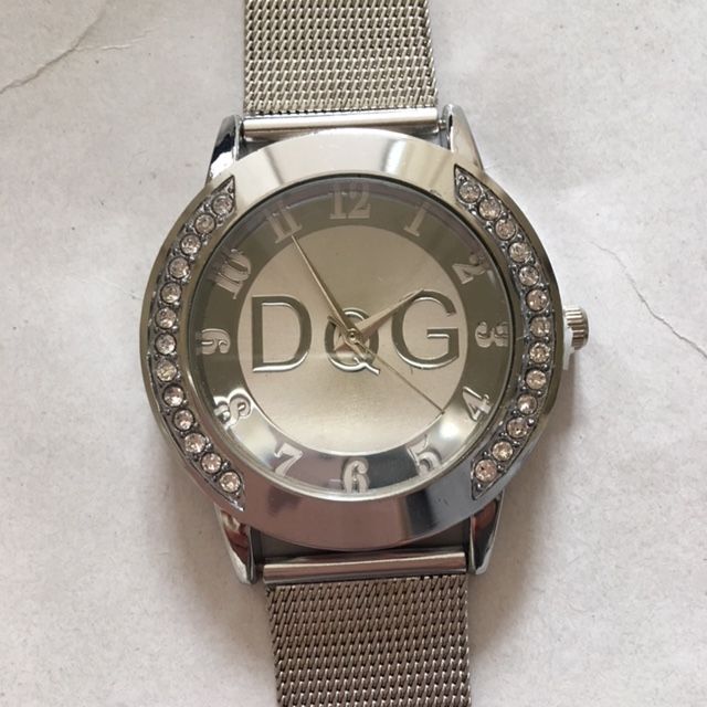 Продавам нов часовник DQG - намаление 19.99 лв