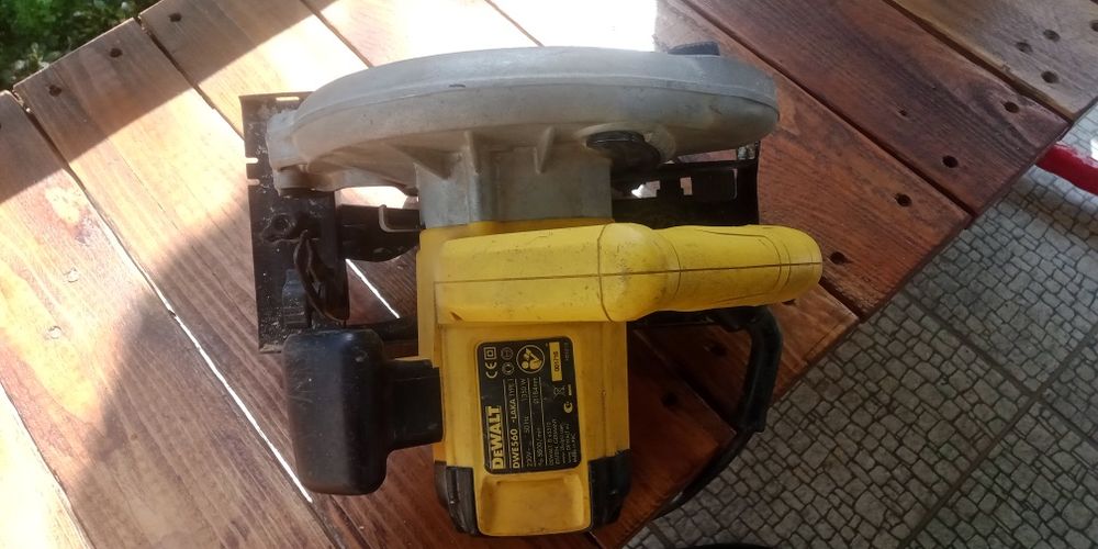 Пчёлка DeWalt dwe560