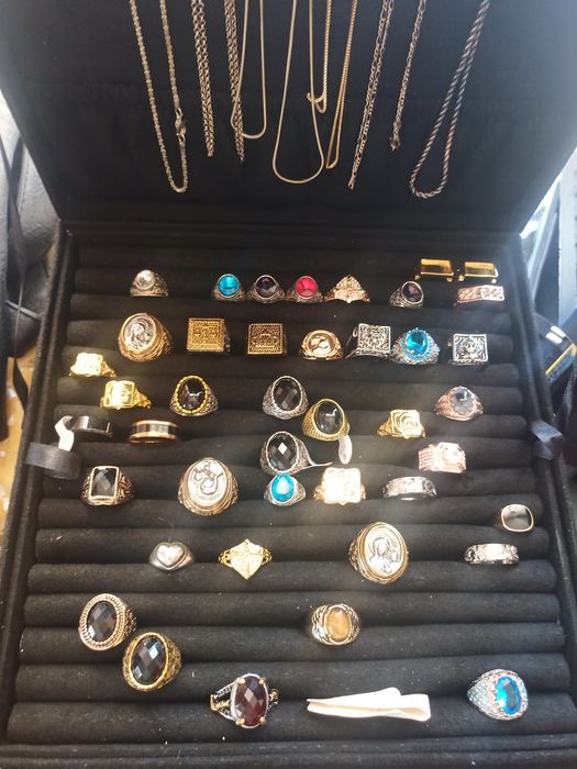 Мужские перстни.