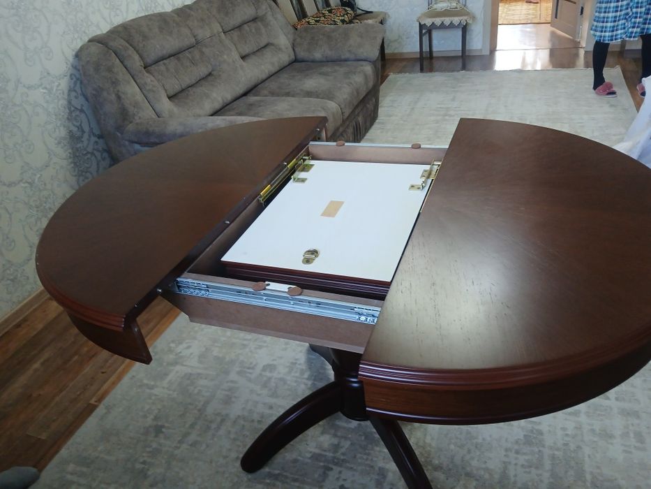 Продам стол в отличном состоянии