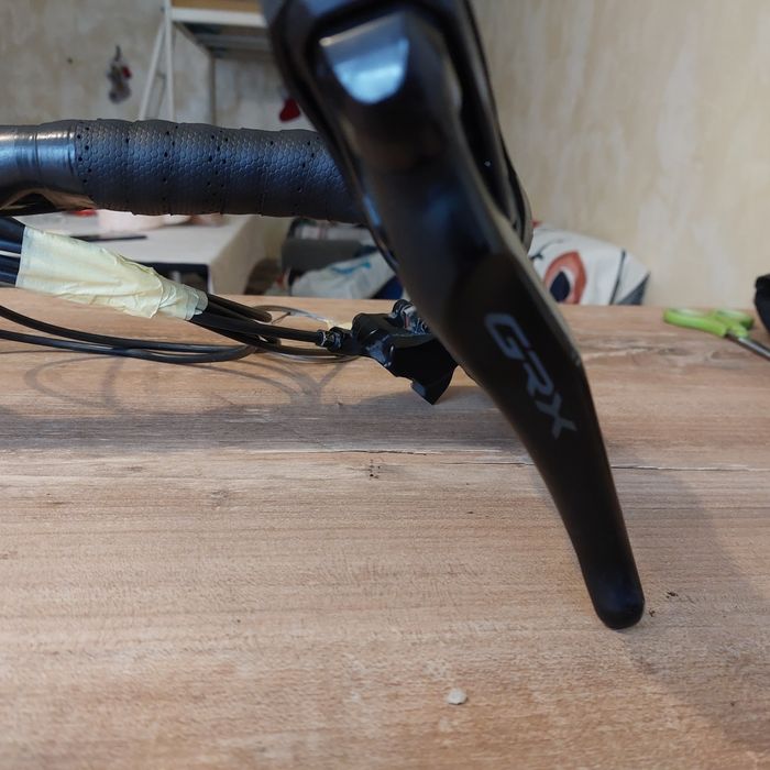 Gravel Команди GRX 2x11, спирачни механизми, гравел кормило