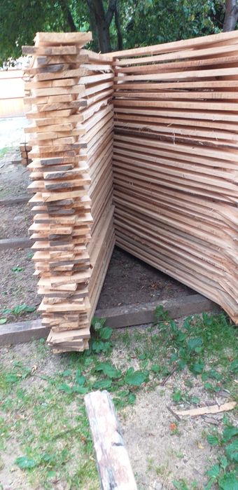 Vând cherestea și lemne foc.