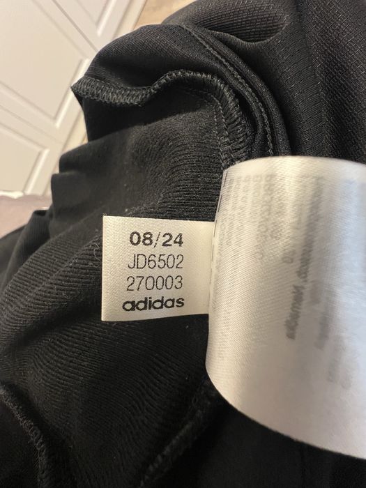 Продается спортивный костюм Adidas