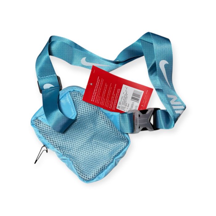 Birsetă Nike culoare albastru deschis