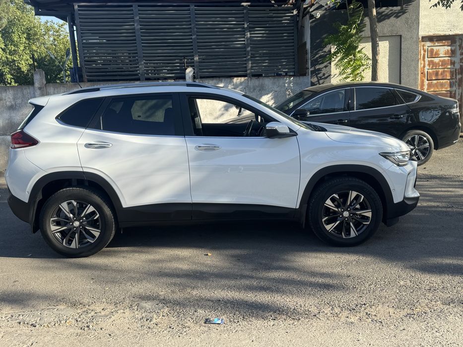 Продаю авто 2025 год ноябрь chevrolet трекер 2 премьер