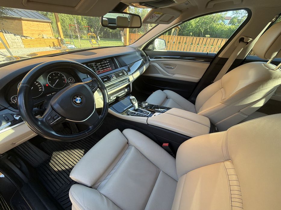 Bmw 520xdrive 2014/10 190cp camera 360 interior alb impecabil  istoric Bmw