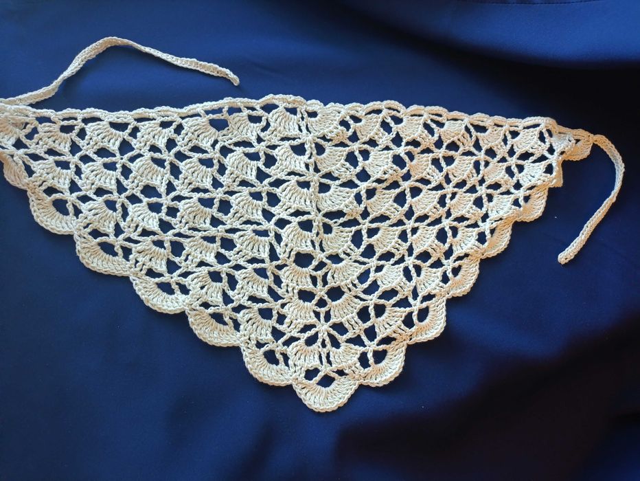 Ажурная косынка, вязанная