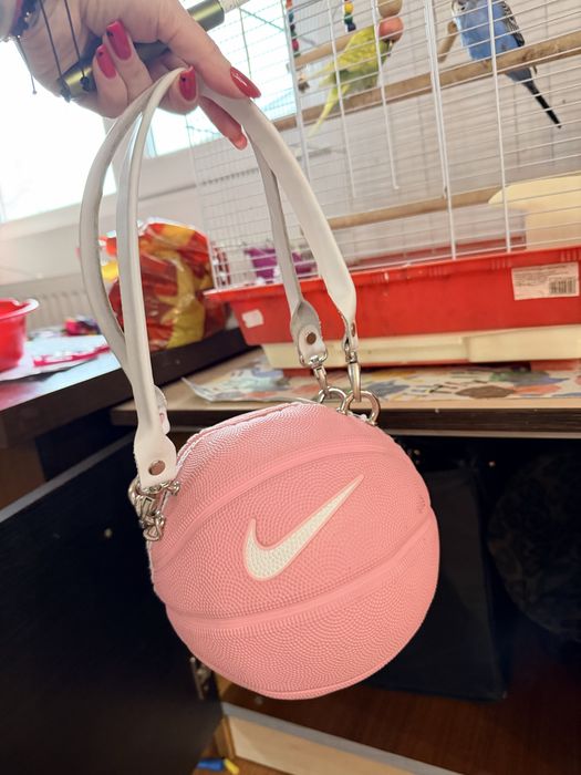 Geanta roz nike noua