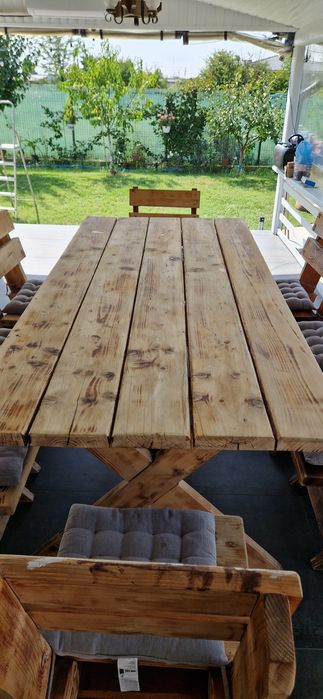 Masă din lemn masiv + 8 scaune – set rustic