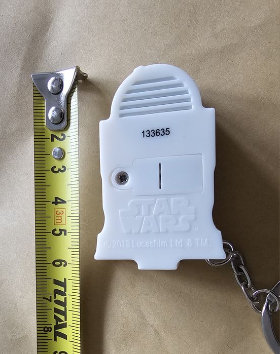 Star Wars R2-D2 ключодържател с LED фенерче и звуков ефект
