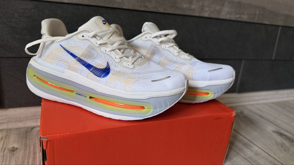 NIKE Vomero Premium